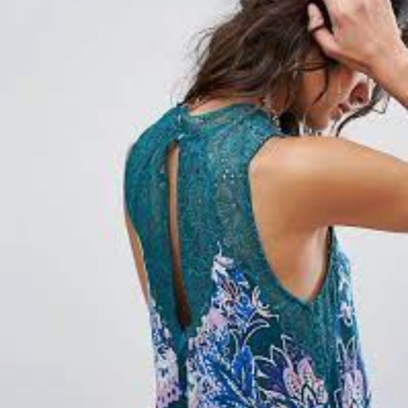 Elegant Green Lace Floral Dress - Picture 4 of 8